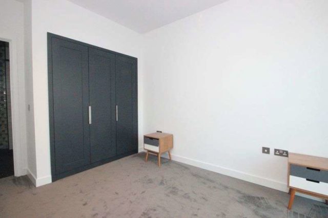  Image of 3 bedroom Flat to rent in Orchard Place London E14 at Orchard Place  London, E14 0JU